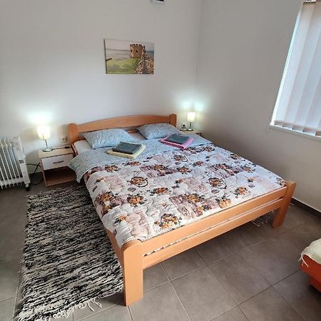Apartman Ankica Golubac Exteriör bild