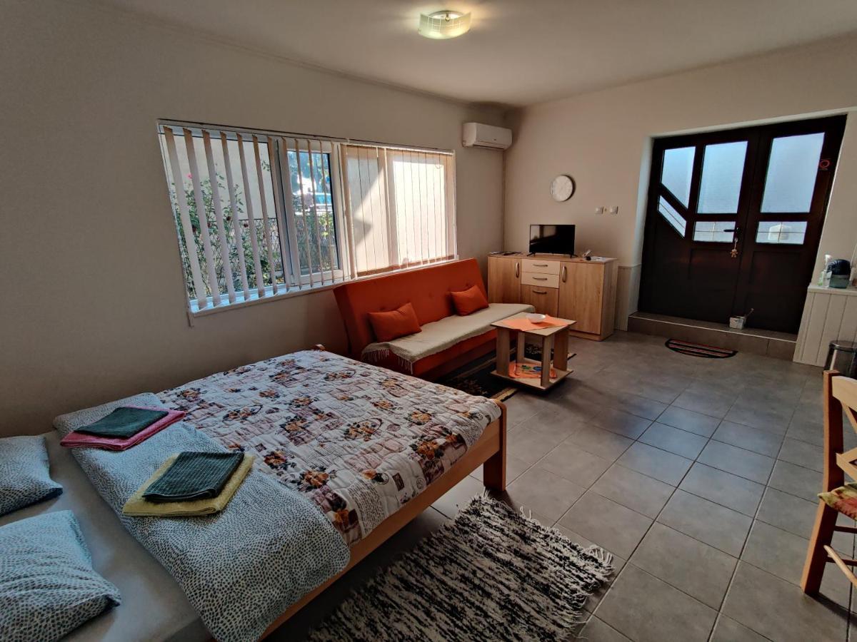 Apartman Ankica Golubac Exteriör bild