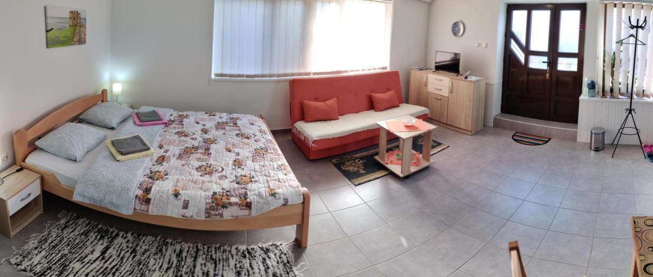 Apartman Ankica Golubac Exteriör bild