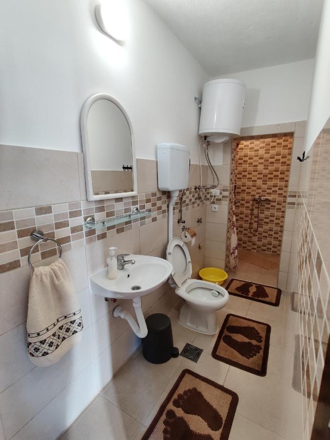 Apartman Ankica Golubac Exteriör bild