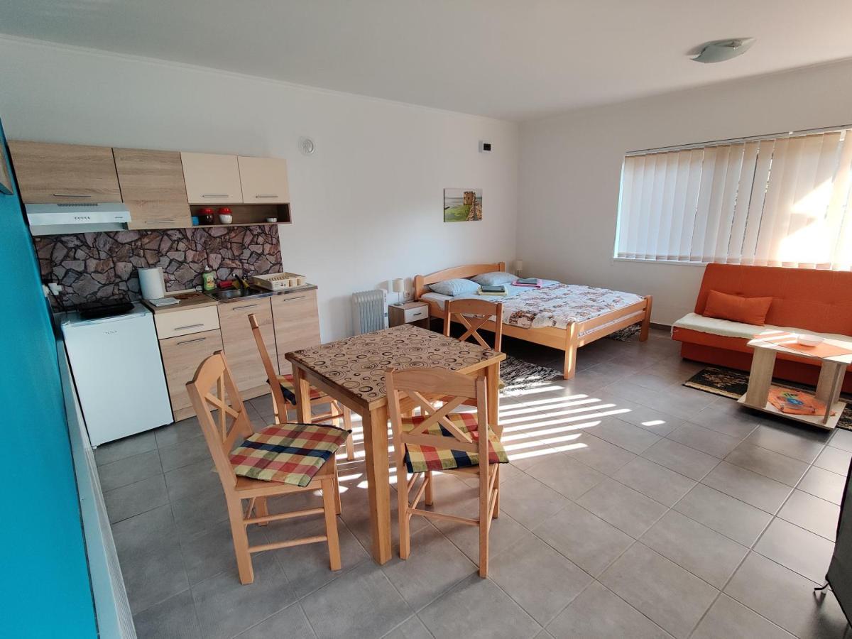 Apartman Ankica Golubac Exteriör bild
